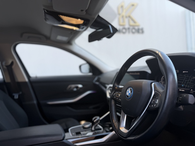 BMW 3 Series 2.0 330e 12kWh SE Pro Saloon 4dr Petrol Plug-in Hybrid Auto Euro 6 (s/s) (292 ps) - U442