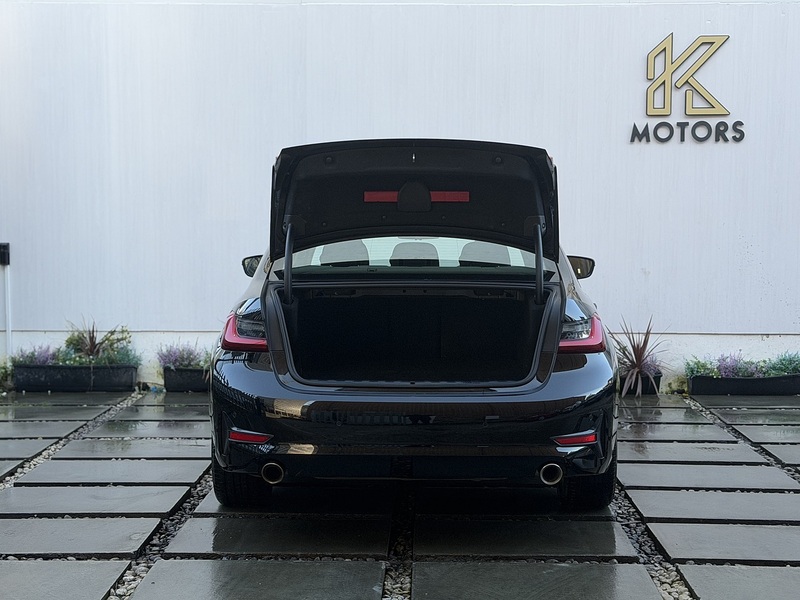 BMW 3 Series 2.0 330e 12kWh SE Pro Saloon 4dr Petrol Plug-in Hybrid Auto Euro 6 (s/s) (292 ps) - U442