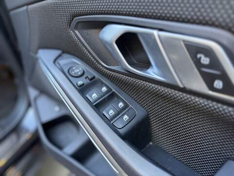 BMW 3 Series 2.0 330e 12kWh SE Pro Saloon 4dr Petrol Plug-in Hybrid Auto Euro 6 (s/s) (292 ps) - U442