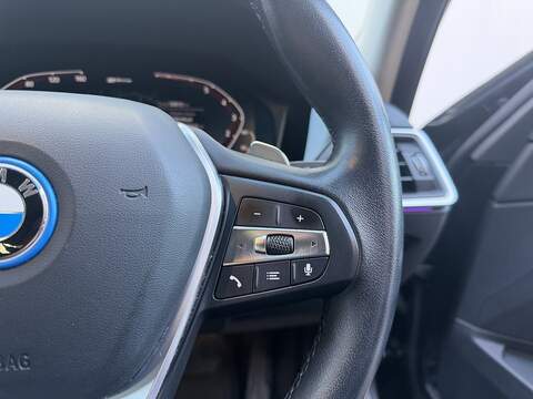 BMW 3 Series 2.0 330e 12kWh SE Pro Saloon 4dr Petrol Plug-in Hybrid Auto Euro 6 (s/s) (292 ps) - U442