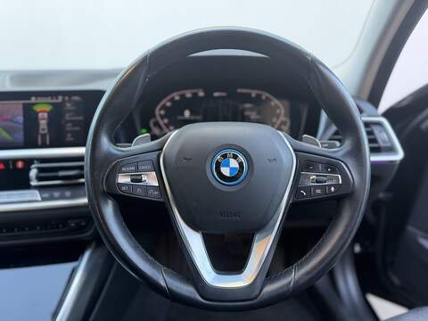 BMW 3 Series 2.0 330e 12kWh SE Pro Saloon 4dr Petrol Plug-in Hybrid Auto Euro 6 (s/s) (292 ps) - U442