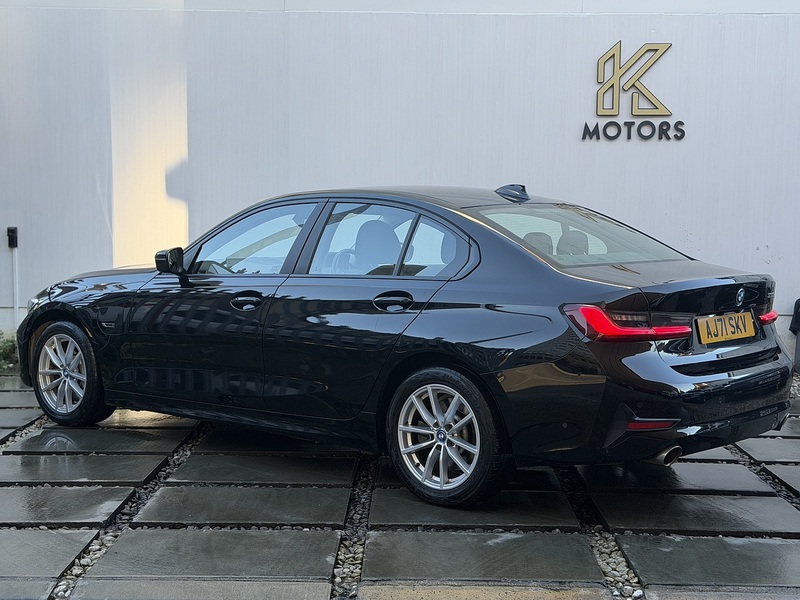 BMW 3 Series 2.0 330e 12kWh SE Pro Saloon 4dr Petrol Plug-in Hybrid Auto Euro 6 (s/s) (292 ps) - U442