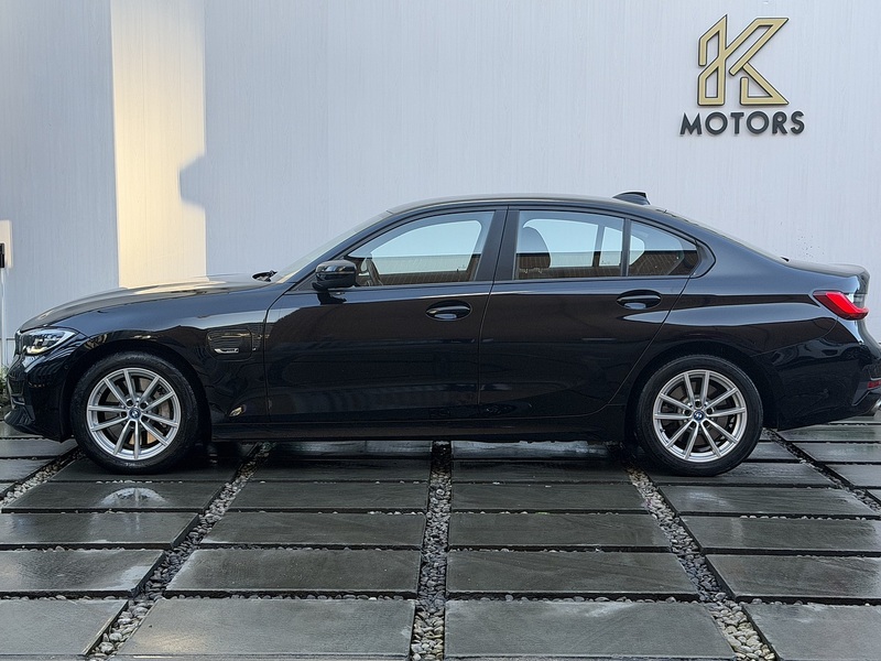 BMW 3 Series 2.0 330e 12kWh SE Pro Saloon 4dr Petrol Plug-in Hybrid Auto Euro 6 (s/s) (292 ps) - U442