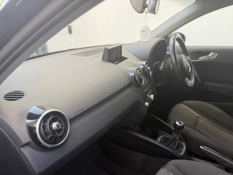 Audi A1 1.0 TFSI Sport Sportback 5dr Petrol Manual Euro 6 (s/s) (95 ps) - U445