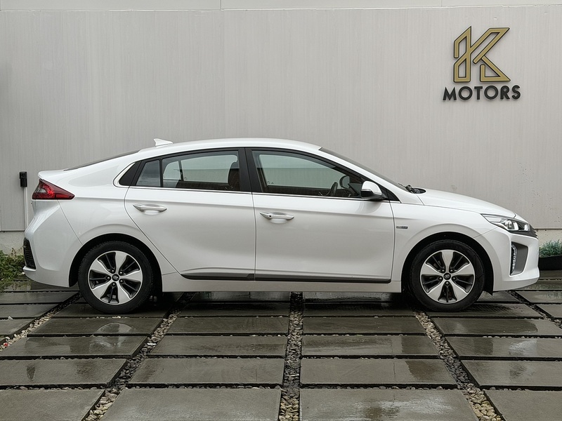 Hyundai IONIQ 1.6 h-GDi GPF 8.9kWh Premium Hatchback 5dr Petrol Plug-in Hybrid DCT Euro 6 (s/s) (141 ps) - U451