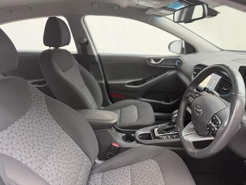 Hyundai IONIQ 1.6 h-GDi GPF 8.9kWh Premium Hatchback 5dr Petrol Plug-in Hybrid DCT Euro 6 (s/s) (141 ps) - U451