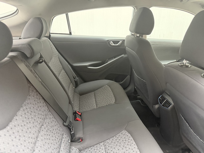 Hyundai IONIQ 1.6 h-GDi GPF 8.9kWh Premium Hatchback 5dr Petrol Plug-in Hybrid DCT Euro 6 (s/s) (141 ps) - U451