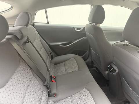 Hyundai IONIQ 1.6 h-GDi GPF 8.9kWh Premium Hatchback 5dr Petrol Plug-in Hybrid DCT Euro 6 (s/s) (141 ps) - U451