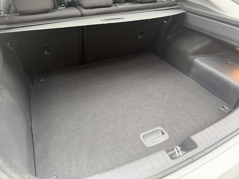 Hyundai IONIQ 1.6 h-GDi GPF 8.9kWh Premium Hatchback 5dr Petrol Plug-in Hybrid DCT Euro 6 (s/s) (141 ps) - U451