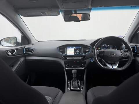 Hyundai IONIQ 1.6 h-GDi GPF 8.9kWh Premium Hatchback 5dr Petrol Plug-in Hybrid DCT Euro 6 (s/s) (141 ps) - U451