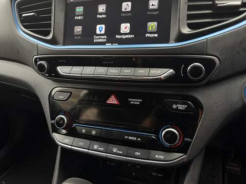 Hyundai IONIQ 1.6 h-GDi GPF 8.9kWh Premium Hatchback 5dr Petrol Plug-in Hybrid DCT Euro 6 (s/s) (141 ps) - U451