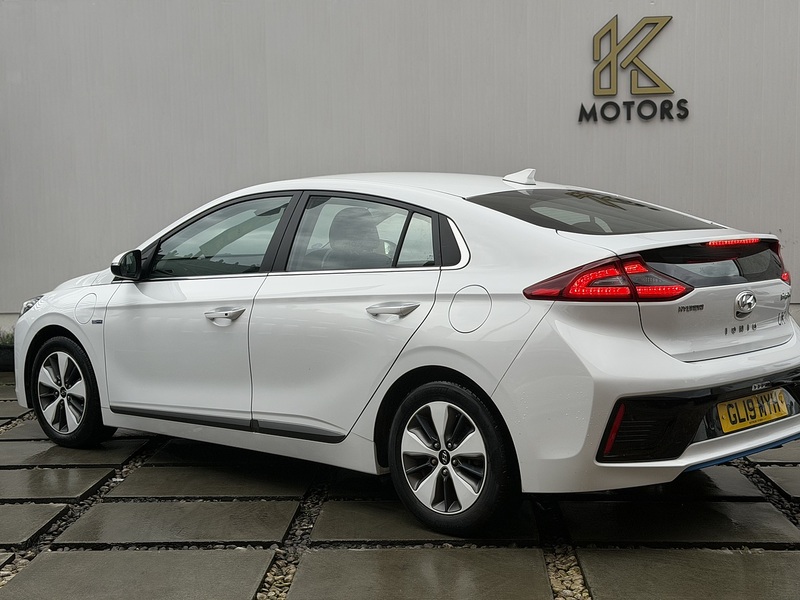 Hyundai IONIQ 1.6 h-GDi GPF 8.9kWh Premium Hatchback 5dr Petrol Plug-in Hybrid DCT Euro 6 (s/s) (141 ps) - U451