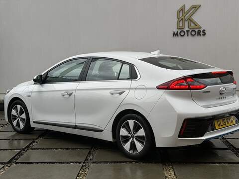 Hyundai IONIQ 1.6 h-GDi GPF 8.9kWh Premium Hatchback 5dr Petrol Plug-in Hybrid DCT Euro 6 (s/s) (141 ps) - U451