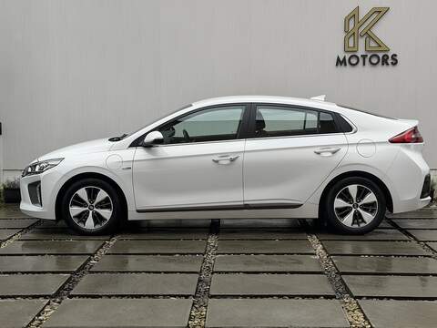Hyundai IONIQ 1.6 h-GDi GPF 8.9kWh Premium Hatchback 5dr Petrol Plug-in Hybrid DCT Euro 6 (s/s) (141 ps) - U451