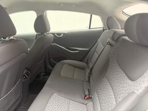 Hyundai IONIQ 1.6 h-GDi GPF 8.9kWh Premium Hatchback 5dr Petrol Plug-in Hybrid DCT Euro 6 (s/s) (141 ps) - U451