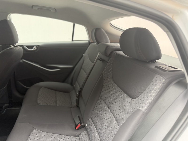 Hyundai IONIQ 1.6 h-GDi GPF 8.9kWh Premium Hatchback 5dr Petrol Plug-in Hybrid DCT Euro 6 (s/s) (141 ps) - U451