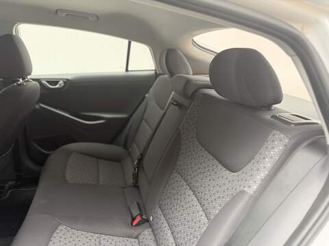 Hyundai IONIQ 1.6 h-GDi GPF 8.9kWh Premium Hatchback 5dr Petrol Plug-in Hybrid DCT Euro 6 (s/s) (141 ps) - U451