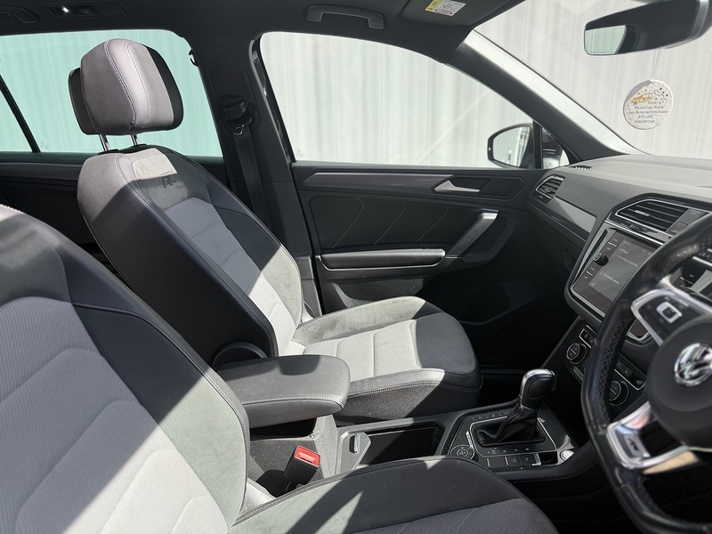 Volkswagen Tiguan 2.0 TSI R-Line Tech SUV 5dr Petrol DSG 4Motion Euro 6 (s/s) (190 ps) - U453