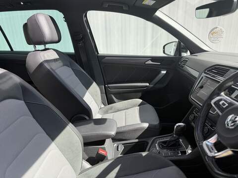 Volkswagen Tiguan 2.0 TSI R-Line Tech SUV 5dr Petrol DSG 4Motion Euro 6 (s/s) (190 ps) - U453