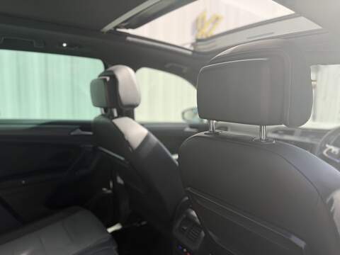 Volkswagen Tiguan 2.0 TSI R-Line Tech SUV 5dr Petrol DSG 4Motion Euro 6 (s/s) (190 ps) - U453