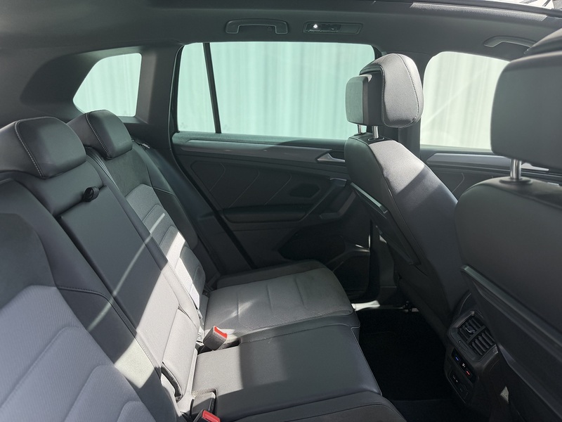 Volkswagen Tiguan 2.0 TSI R-Line Tech SUV 5dr Petrol DSG 4Motion Euro 6 (s/s) (190 ps) - U453