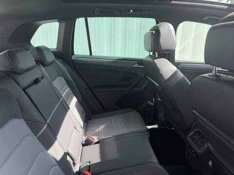 Volkswagen Tiguan 2.0 TSI R-Line Tech SUV 5dr Petrol DSG 4Motion Euro 6 (s/s) (190 ps) - U453