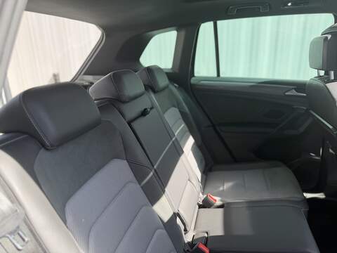 Volkswagen Tiguan 2.0 TSI R-Line Tech SUV 5dr Petrol DSG 4Motion Euro 6 (s/s) (190 ps) - U453