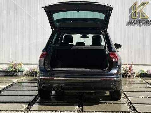 Volkswagen Tiguan 2.0 TSI R-Line Tech SUV 5dr Petrol DSG 4Motion Euro 6 (s/s) (190 ps) - U453