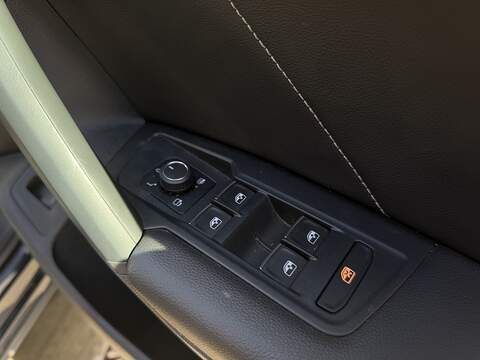 Volkswagen Tiguan 2.0 TSI R-Line Tech SUV 5dr Petrol DSG 4Motion Euro 6 (s/s) (190 ps) - U453