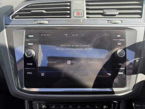 Volkswagen Tiguan 2.0 TSI R-Line Tech SUV 5dr Petrol DSG 4Motion Euro 6 (s/s) (190 ps) - U453