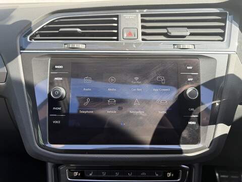 Volkswagen Tiguan 2.0 TSI R-Line Tech SUV 5dr Petrol DSG 4Motion Euro 6 (s/s) (190 ps) - U453