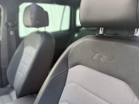 Volkswagen Tiguan 2.0 TSI R-Line Tech SUV 5dr Petrol DSG 4Motion Euro 6 (s/s) (190 ps) - U453