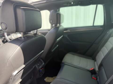 Volkswagen Tiguan 2.0 TSI R-Line Tech SUV 5dr Petrol DSG 4Motion Euro 6 (s/s) (190 ps) - U453