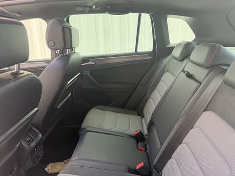 Volkswagen Tiguan 2.0 TSI R-Line Tech SUV 5dr Petrol DSG 4Motion Euro 6 (s/s) (190 ps) - U453