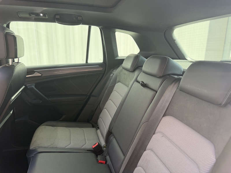 Volkswagen Tiguan 2.0 TSI R-Line Tech SUV 5dr Petrol DSG 4Motion Euro 6 (s/s) (190 ps) - U453