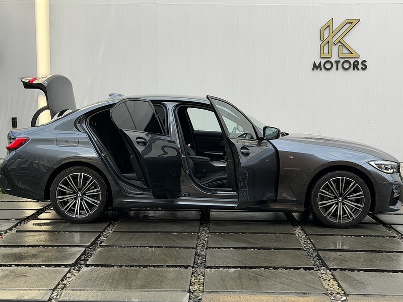 BMW 3 Series 2.0 330e 12kWh M Sport Saloon 4dr Petrol Plug-in Hybrid Auto Euro 6 (s/s) (292 ps) - U454