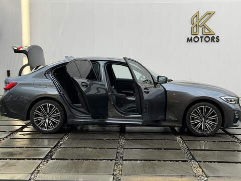 BMW 3 Series 2.0 330e 12kWh M Sport Saloon 4dr Petrol Plug-in Hybrid Auto Euro 6 (s/s) (292 ps) - U454