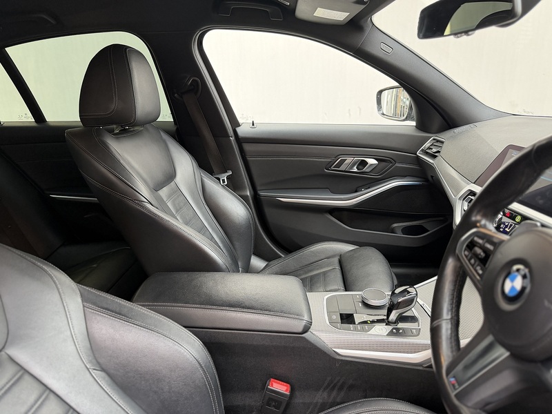 BMW 3 Series 2.0 330e 12kWh M Sport Saloon 4dr Petrol Plug-in Hybrid Auto Euro 6 (s/s) (292 ps) - U454