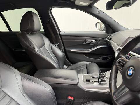 BMW 3 Series 2.0 330e 12kWh M Sport Saloon 4dr Petrol Plug-in Hybrid Auto Euro 6 (s/s) (292 ps) - U454