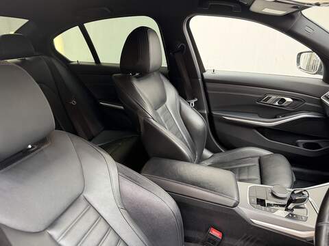 BMW 3 Series 2.0 330e 12kWh M Sport Saloon 4dr Petrol Plug-in Hybrid Auto Euro 6 (s/s) (292 ps) - U454