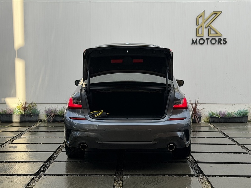 BMW 3 Series 2.0 330e 12kWh M Sport Saloon 4dr Petrol Plug-in Hybrid Auto Euro 6 (s/s) (292 ps) - U454