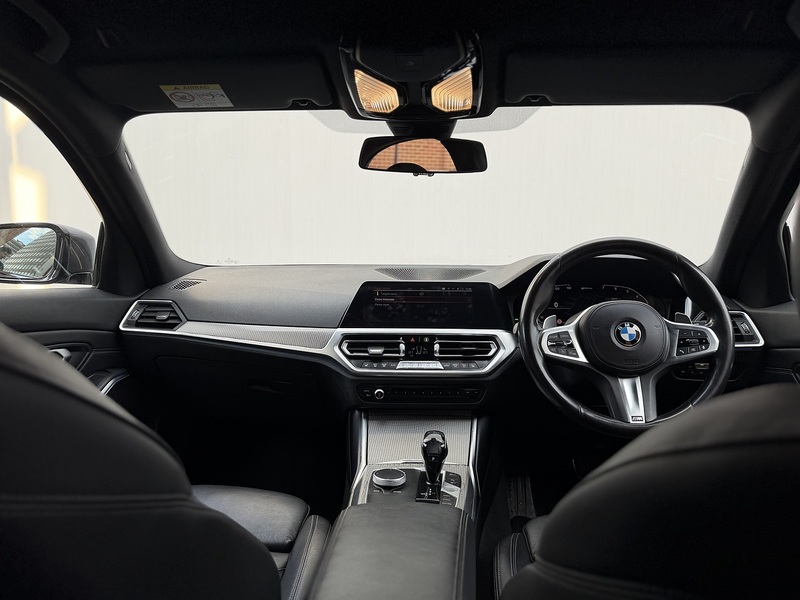 BMW 3 Series 2.0 330e 12kWh M Sport Saloon 4dr Petrol Plug-in Hybrid Auto Euro 6 (s/s) (292 ps) - U454
