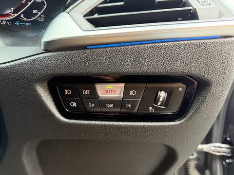 BMW 3 Series 2.0 330e 12kWh M Sport Saloon 4dr Petrol Plug-in Hybrid Auto Euro 6 (s/s) (292 ps) - U454