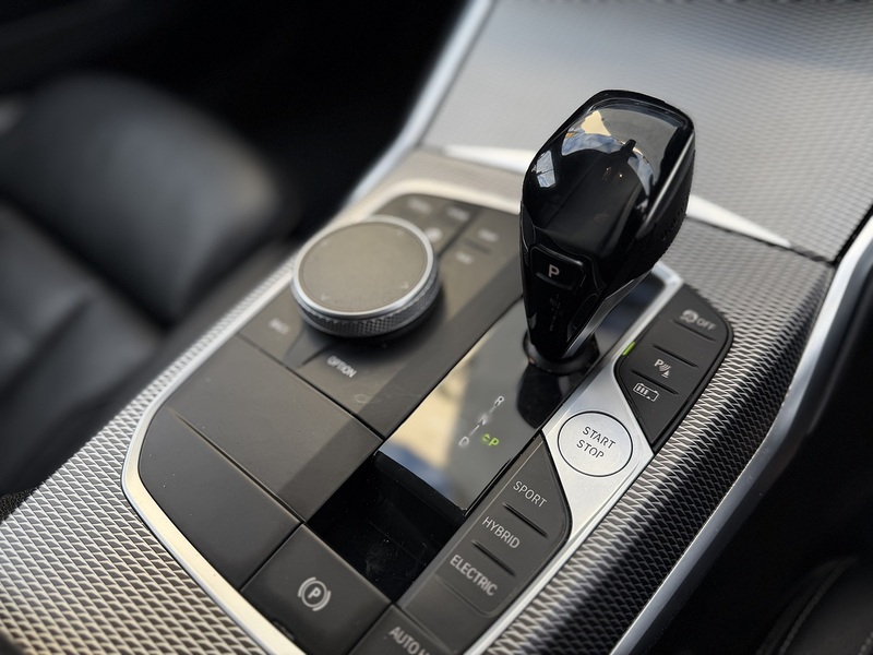 BMW 3 Series 2.0 330e 12kWh M Sport Saloon 4dr Petrol Plug-in Hybrid Auto Euro 6 (s/s) (292 ps) - U454