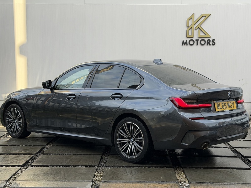 BMW 3 Series 2.0 330e 12kWh M Sport Saloon 4dr Petrol Plug-in Hybrid Auto Euro 6 (s/s) (292 ps) - U454