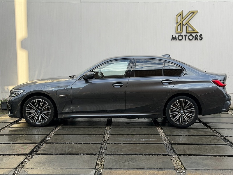 BMW 3 Series 2.0 330e 12kWh M Sport Saloon 4dr Petrol Plug-in Hybrid Auto Euro 6 (s/s) (292 ps) - U454