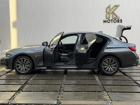 BMW 3 Series 2.0 330e 12kWh M Sport Saloon 4dr Petrol Plug-in Hybrid Auto Euro 6 (s/s) (292 ps) - U454
