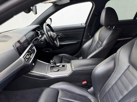BMW 3 Series 2.0 330e 12kWh M Sport Saloon 4dr Petrol Plug-in Hybrid Auto Euro 6 (s/s) (292 ps) - U454
