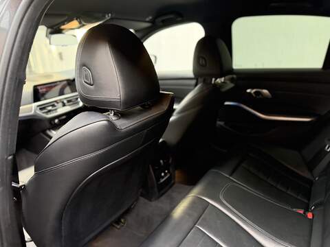 BMW 3 Series 2.0 330e 12kWh M Sport Saloon 4dr Petrol Plug-in Hybrid Auto Euro 6 (s/s) (292 ps) - U454