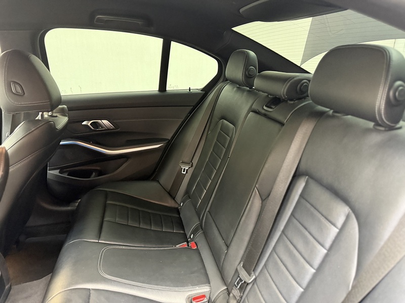 BMW 3 Series 2.0 330e 12kWh M Sport Saloon 4dr Petrol Plug-in Hybrid Auto Euro 6 (s/s) (292 ps) - U454